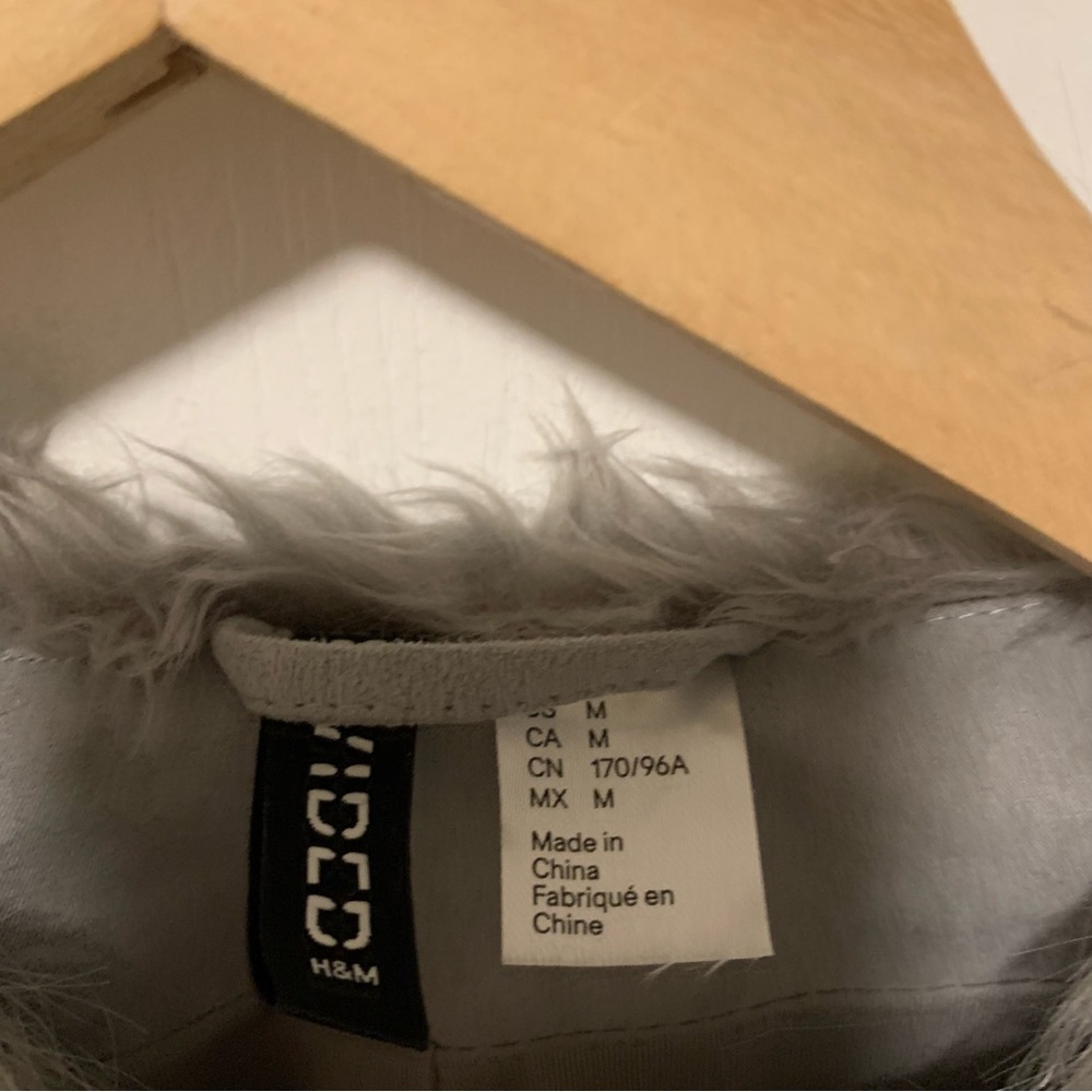 H&M Light Gray Faux Fur Jacket Size M - Picture 2 of 2